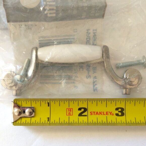 Lot of 4 Cabinet Pulls Handles White Ceramic Chrome Silver Tone New Belwith - Picture 4 of 7